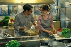 (S-D) Antonio Folletto come Vito, Laura Adriani come Marina in Mica E' Colpa Mia