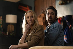 (S-D) Lisa Kudrow come Lydia e Ray Romano come Paul in No Good Deed 1x01