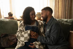 (S-D) Teyonah Parris come Carla e O-T Fagbenle come Dennis in No Good Deed 1x01