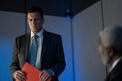 Nathan Fillion come Alton West in The Recruit 2x05