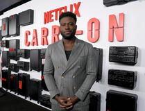 Sinqua Walls alla première di Los Angeles di Carry-On di Netflix all'Egyptian Theatre Hollywood il 5 dicembre 2024 a Los Angeles, California 