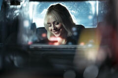 Dakota Johnson in Una notte a New York - Immagine dal set