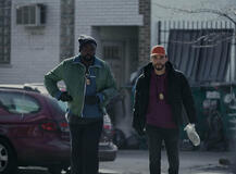 Brian Tyree Henry e Wagner Moura in Dope Thief 1x01