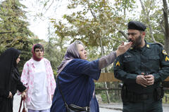 Lily Farhadpour in Il mio giardino persiano di Maryam Moghadam e Behtash Sanaeeha
