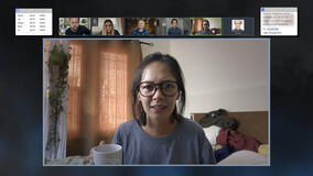 Rob McElhenney, Jessie Ennis, David Hornsby, Danny Pudi e Charlotte Nicdao in Mythic Quest: Quarantine