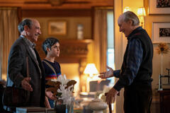 Ashly Burch, F. Murray Abraham, e William Hurt in Mythic Quest 2x07