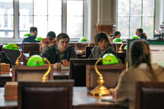 Leo Woodall e Quintessa Swindell in Prime Target 1x03