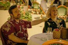 Derek Waters e Anna Konkle in Side Quest 1x03
