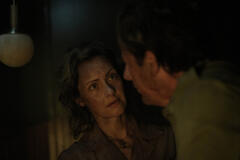 Kosha Engler e Ross McCall in Silo 2x01