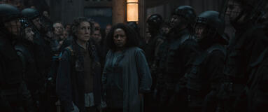 Harriet Walter e Clare Perkins in Silo 2x04