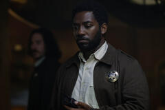 Chinaza Uche e Billy Postlethwaite in Silo 2x05