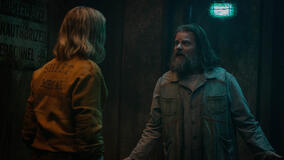 Rebecca Ferguson e Steve Zahn in Silo 1x07