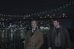 (S-D) Louis Herthum come Monroe, Gabriel Basso come Peter Sutherland in The Night Agent 2x08