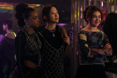 (S-D) Regan Aliyah come Juliana Porter, Gia Kim come Yuri Han, Anna Cathcart come Kitty Song Covey in XO, Kitty 2x02