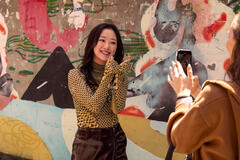 Gia Kim come Yuri Han in XO, Kitty 2x03