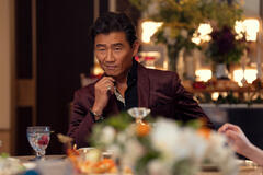 Philippe Lee come Young Moon in XO, Kitty 2x06