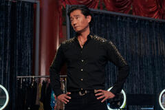 Philippe Lee come Young Moon in XO, Kitty 2x08