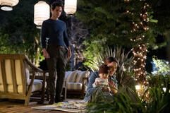 (S-D) Penn Badgley come Joe Goldberg e Victoria Pedretti come Love Quinn in You 3x02