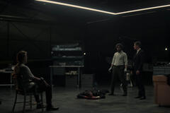 (S-D) Greg Kinnear come Tom Lockwood, Penn Badgley come Joe Goldberg, Ed Speleers as Rhys in You 4x10