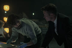 (S-D) Greg Kinnear come Tom Lockwood, Penn Badgley come Joe Goldberg, Ed Speleers come Rhys in You 4x10