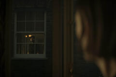 (S-D) Penn Badgley come Joe Goldberg, Charlotte Ritchie come Kate in You 4x06