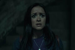 Amy-Leigh Hickman come Nadia Farran in You 4x07