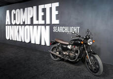 Atmosfera alla première newyorkese di A Complete Unknown al SVA Theatre