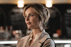 Violante Placido come Francesca in La Dolce Villa