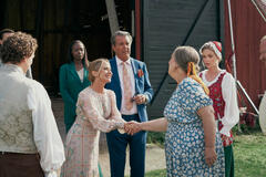 (S-D) Charlie Gustafsson come Samuel, Doreen Ngadire come Linda, Anja Lundqvist come Helene, Kjell Bergqvist come Martin, Babben Larsson come Majgun, Matilda Källström come Hanna e Claes Malmberg come Leif in Love Forever