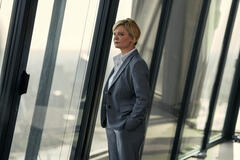 Martha Plimpton in Prime Target 1x07