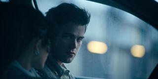 Quintessa Swindell e Leo Woodall in Prime Target 1x08