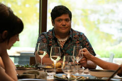 Harvey Guillén come Eli in Companion