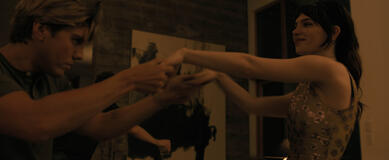 (S-D) Lukas Gage come Patrick e Sophie Thatcher come Iris in Companion