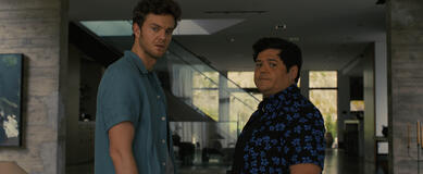 (S-D) Jack Quaid come Josh e Harvey Guillén come Eli in Companion