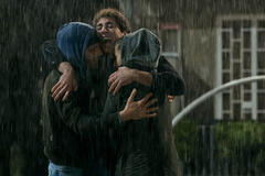 (S-D) Massimiliano Caiazzo come Valerio , Eduardo Scarpetta come Fausto, Cristiana Dell'Anna come Maria in Storia della mia famiglia 1x01