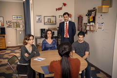 (S-D) Cristiana Dell'Anna come Maria, Vanessa Scalera come Lucia, Antonio Gargiulo come Demetrio, Massimiliano Caiazzo come Valerio in Storia della mia famiglia 1x02