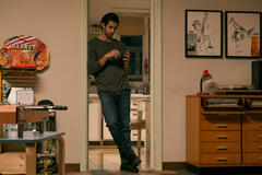 Massimiliano Caiazzo come Valerio in Storia della mia famiglia 1x03