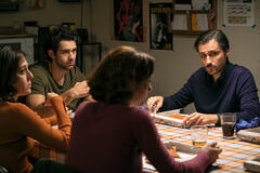  (S-D) Cristiana Dell'Anna come Maria, Massimiliano Caiazzo come Valerio, Vanessa Scalera come Lucia, Antonio Gargiulo come Demetrio in Storia della mia famiglia 1x06