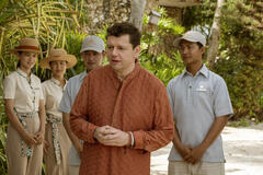 Christian Friedel in The White Lotus 3x01