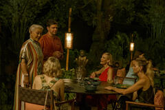 Lek Patravadi, Christian Friedel in The White Lotus 3x01