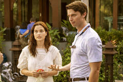 Sarah Catherine Hook, Patrick Schwarzenegger in The White Lotus 3x01