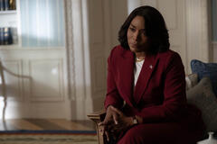 Angela Bassett come President Mitchell in Zero Day 1x01