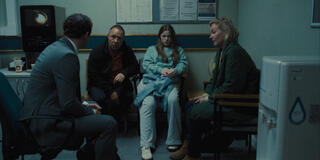 (S-D) Stephen Graham come Eddie Miller, Amelié Pease come Lisa Miller, Christine Tremarco come Manda Miller in Adolescence 1x01