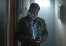 Alberto Ammann come Leo in Atrapados 1x01