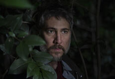 Alberto Ammann come Leo in Atrapados 1x01