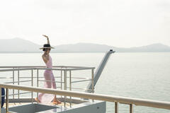 Charlotte Le Bon in The White Lotus 3x04