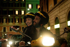 (S-D) Yaxi Liu ed Enrico Borrello in La città proibita di Gabriele Mainetti