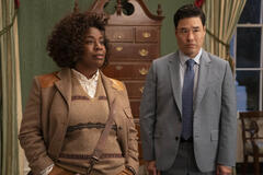 (S-D) Uzo Aduba come Cordelia Cupp, Randall Park come Edwin Park in The Residence 1x01