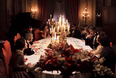 (S-D) Dalila Ricotta come Caterina, Francesco Colella come Sedara, Deva Cassel come Angelica, Saul Nanni come Tancredi, Benedetta Porcaroli come Concetta, Kim Rossi Stuart come Fabrizio, Greta Esposito come Chiara in Il Gattopardo 1x03