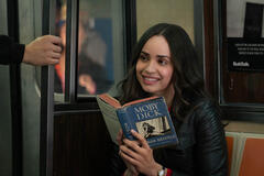 Sofia Carson come Alex in La lista dei miei desideri